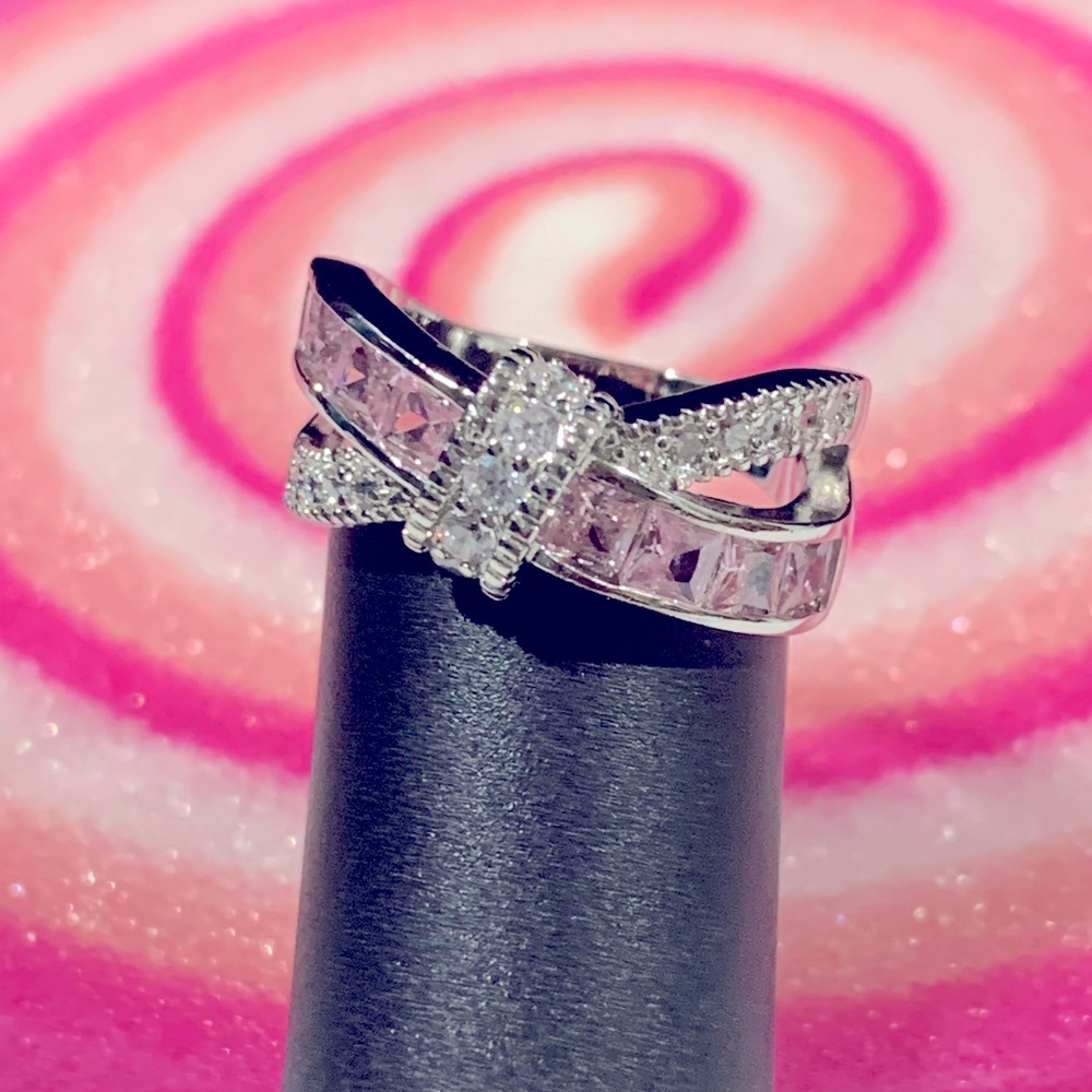 Lovely Ring size 6